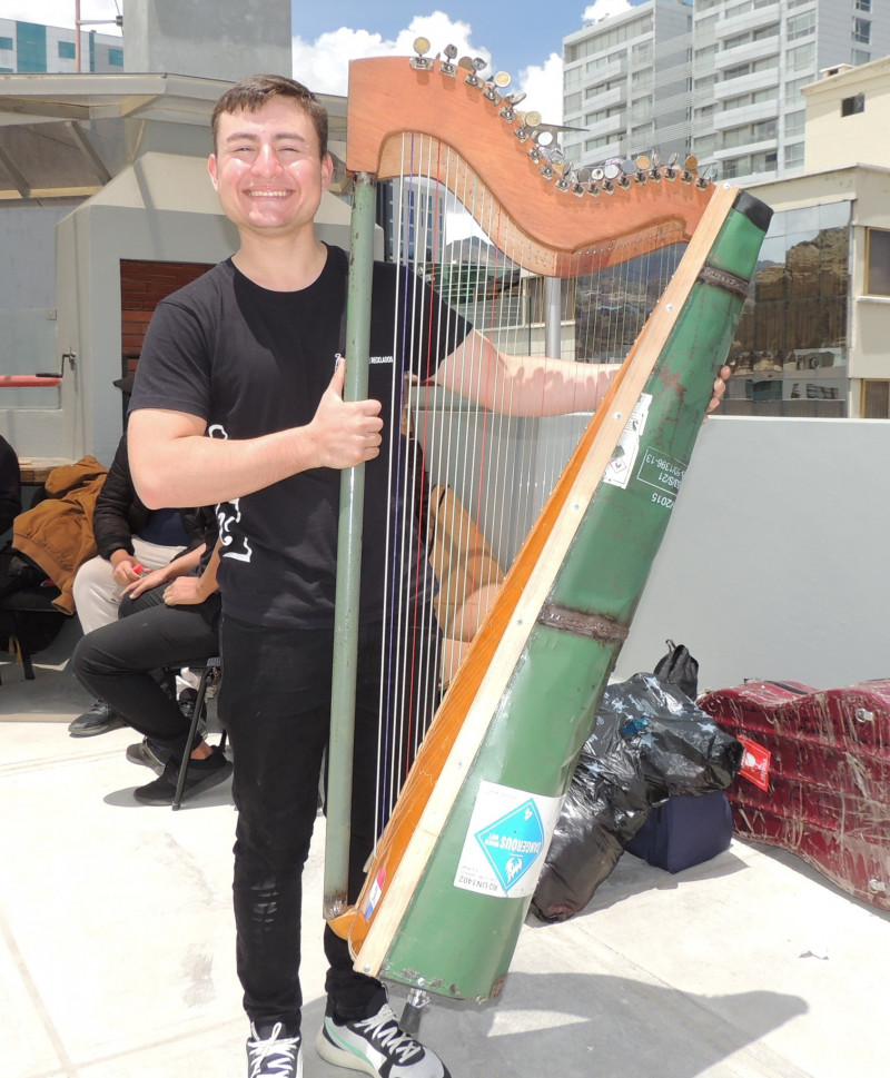 La Casa de los Industriales recibió a la Orquesta de Instrumentos Reciclados de Cateura que partió este viernes a Paraguay