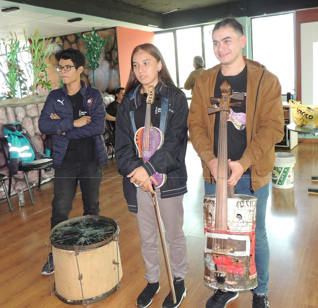 ¡Los músicos del reciclaje ya están en La Paz!
